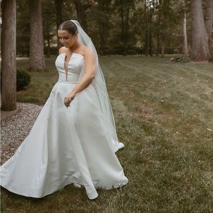 Cathedral veil with blusher